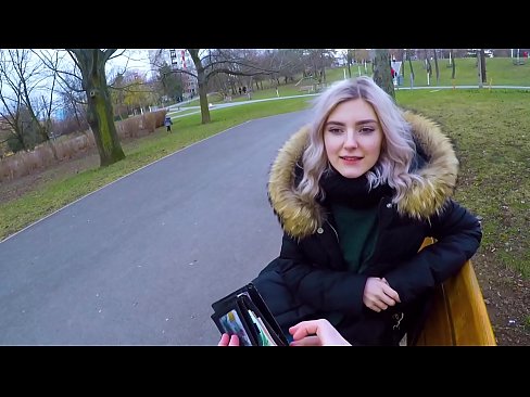 ❤️ Кончаҳои гарми бегонаро барои пул фурӯ мебарад - минет дар парк аз ҷониби Ева Элфи ❤️ Порнои мақъад дар мо ❤